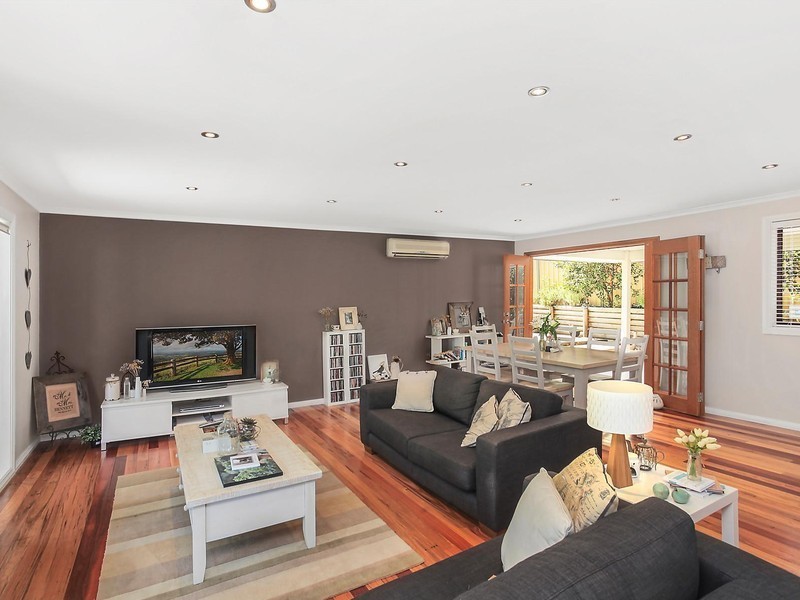 25 Fragar Avenue, Wyoming NSW 2250