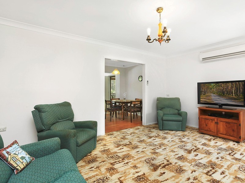 8 Elissa Crescent, Wyoming NSW 2250