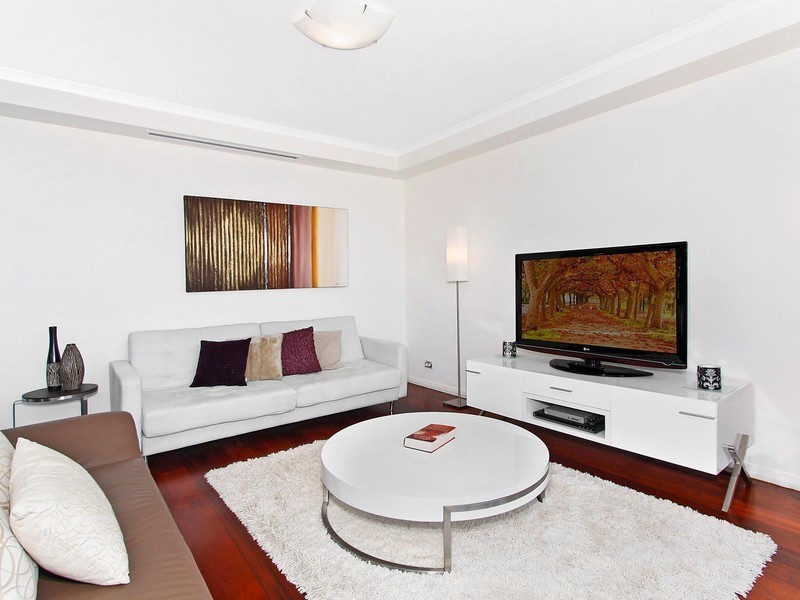 381/80 John Whiteway Drive, Gosford NSW 2250