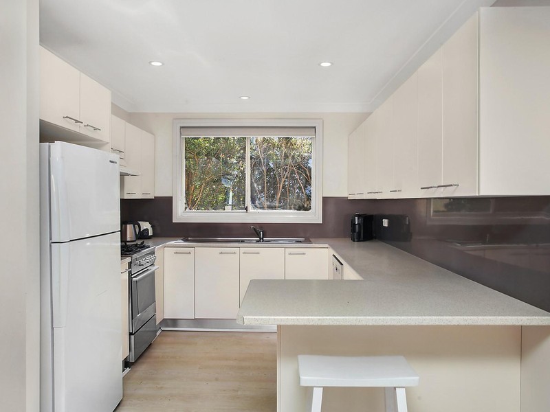 72 Lowanna Avenue, Forresters Beach NSW 2260