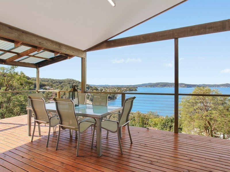 8 Sublime Point Avenue, Tascott NSW 2250