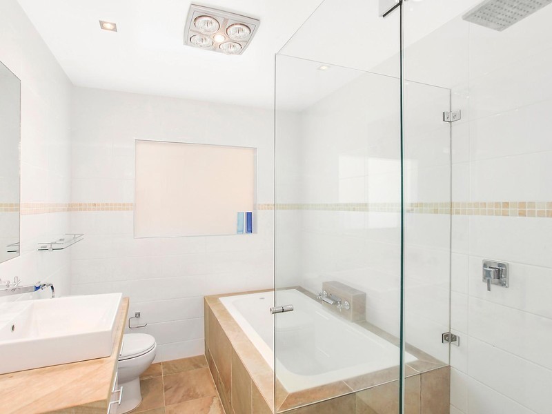 6 Haynes Street, Wyoming NSW 2250