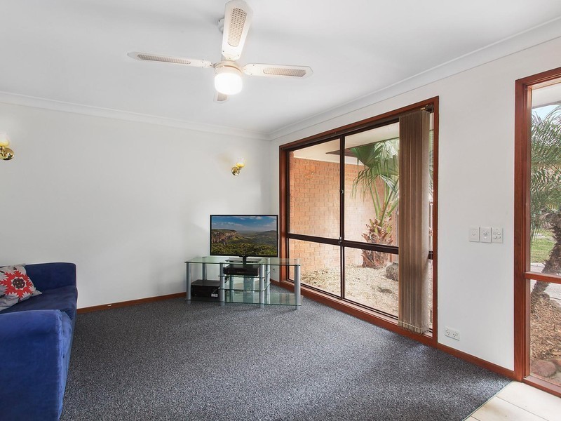 2/12 Donna Close, Lisarow NSW 2250