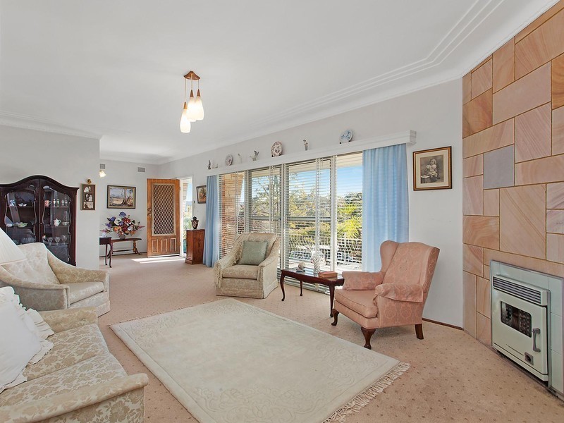 13 Bay View Avenue, East Gosford NSW 2250