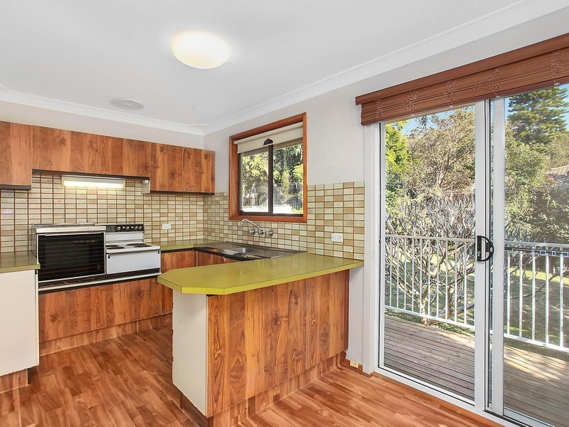 6 Jindalee Avenue, Point Clare NSW 2250