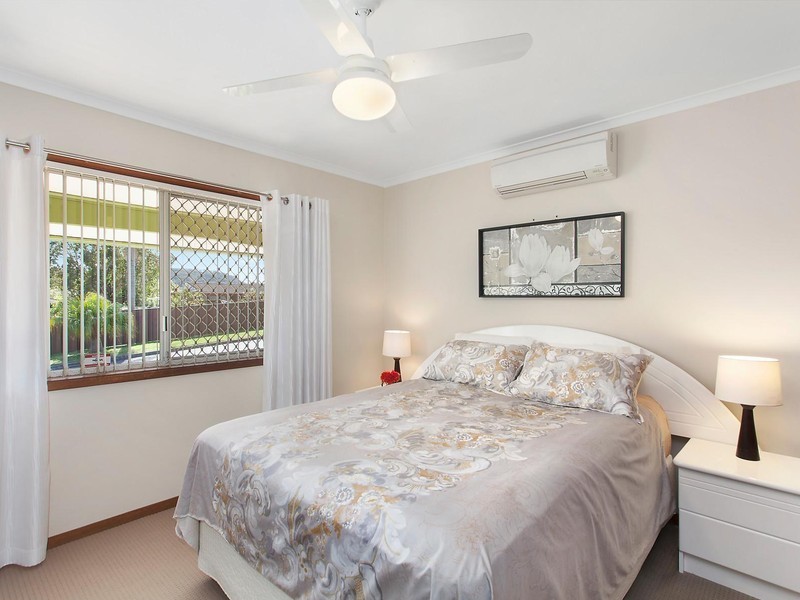 15 Brentwood Avenue, Point Clare NSW 2250