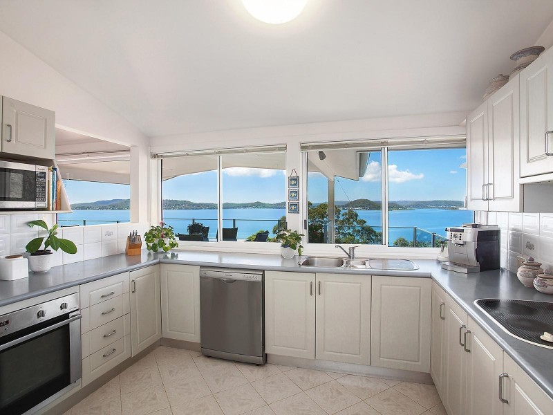 28 Sandstone Crescent, Tascott NSW 2250