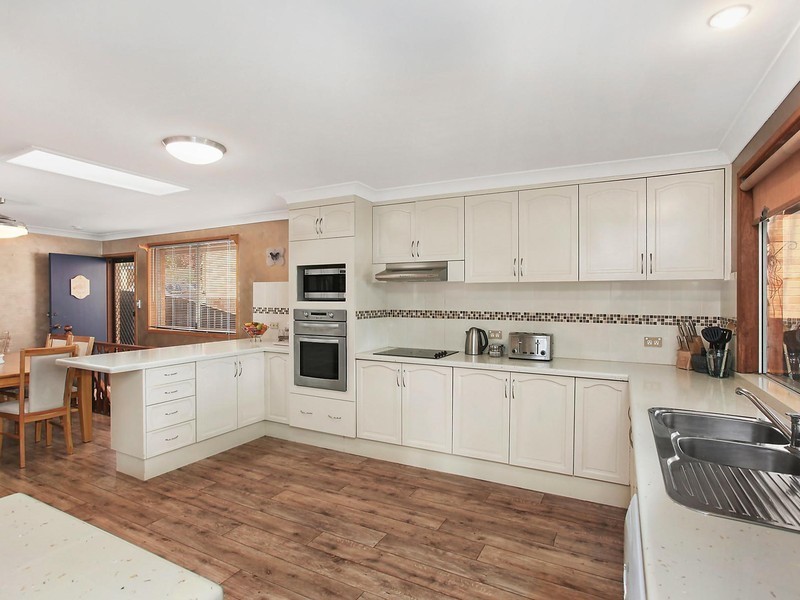 88 Shannon Parade, Berkeley Vale NSW 2261