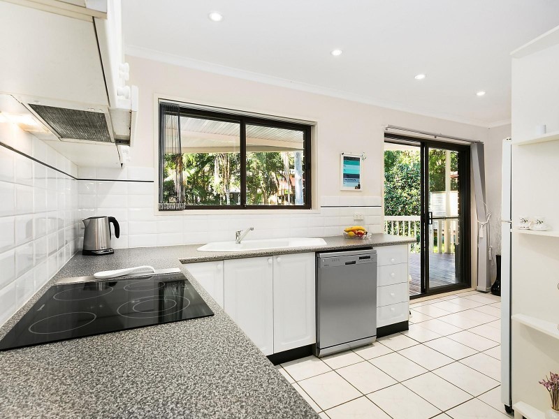 11 Maya Street, Wyoming NSW 2250