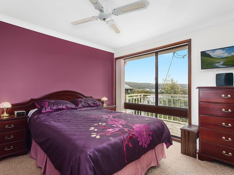 33 Tania Drive, Point Clare NSW 2250
