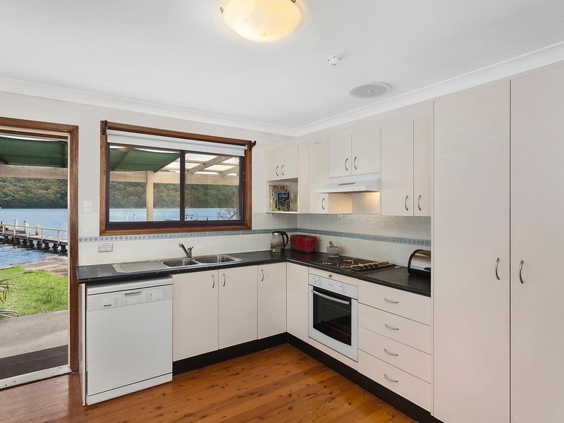 2 Rawson Road, Woy Woy NSW 2256