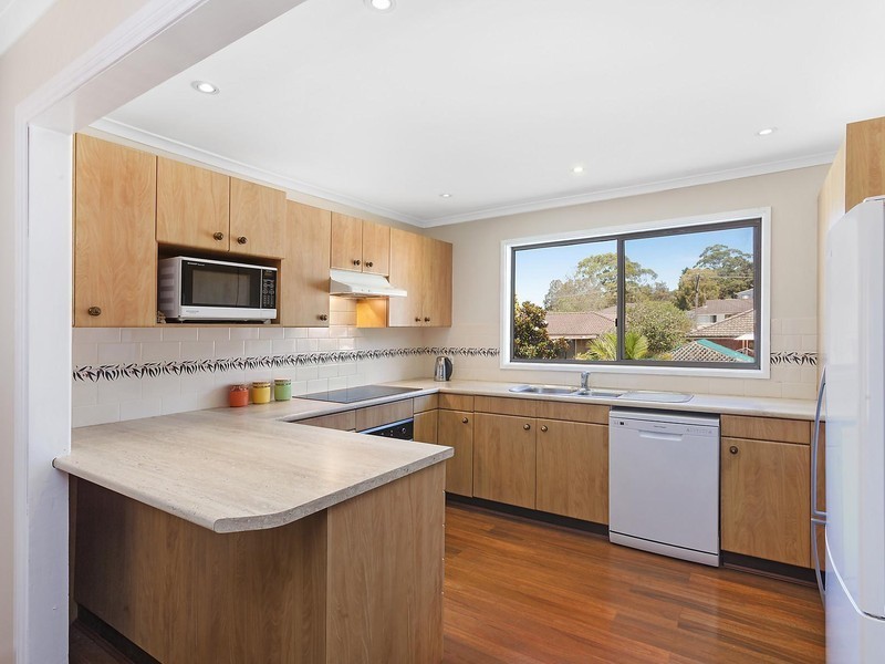 8 Blue Waters Parade, Tascott NSW 2250