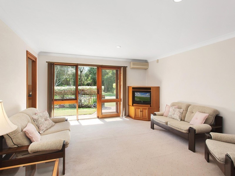 6 Clematis Place, Point Clare NSW 2250