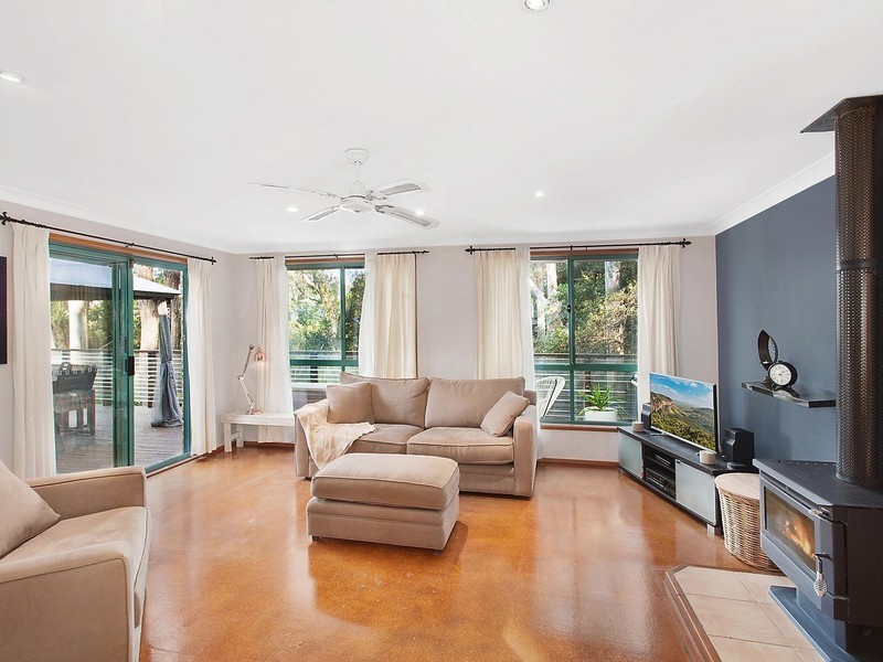 14 Railway Crescent, Lisarow NSW 2250