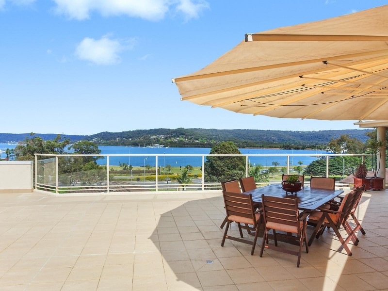 13/2 Mulkarra Avenue, Gosford NSW 2250