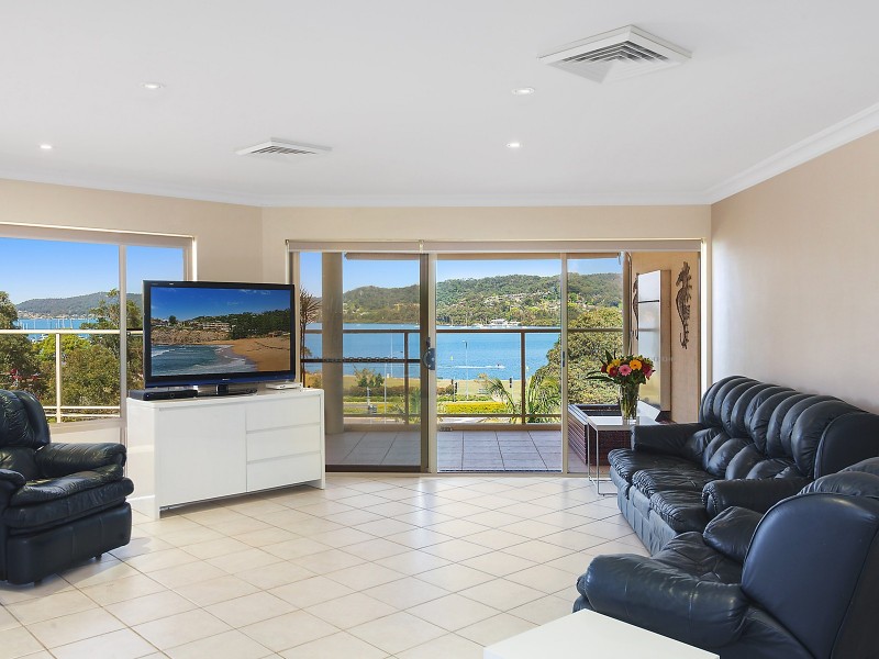 13/2 Mulkarra Avenue, Gosford NSW 2250