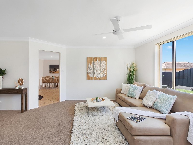 1A Maas Parade, Forresters Beach NSW 2260