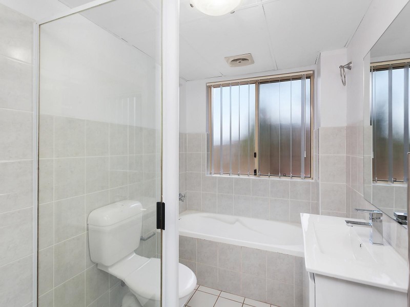 2/35 Central Coast Highway, West Gosford NSW 2250