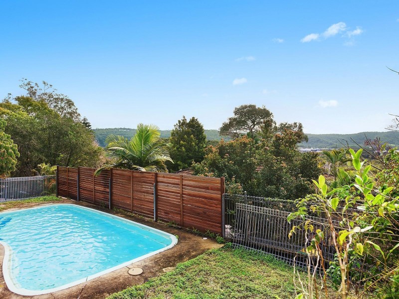 10 Fiona Street, Point Clare NSW 2250