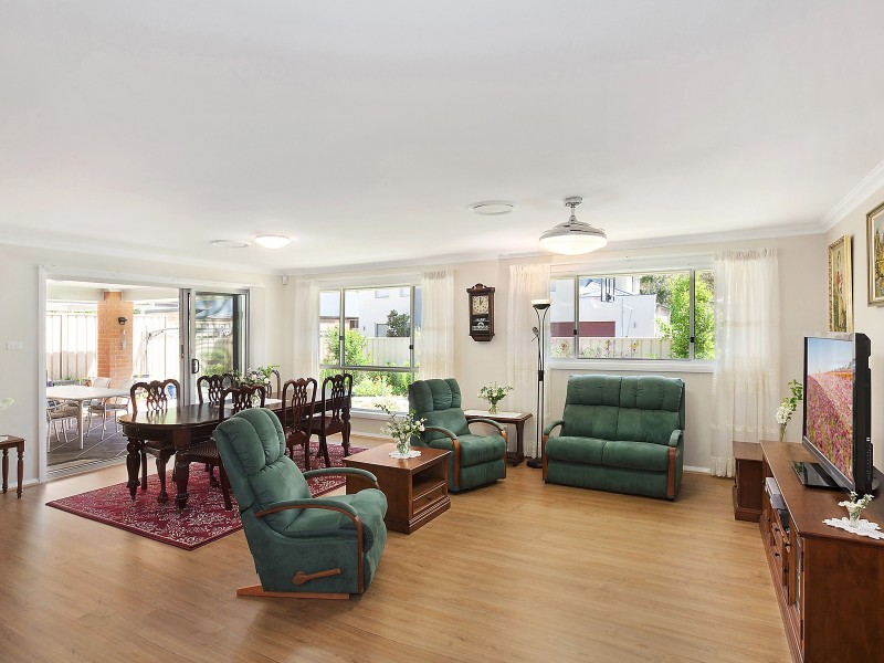 27 Monarchy Way, Narara NSW 2250