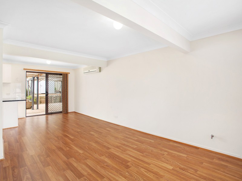 2/17 Adrian Close, Bateau Bay NSW 2261