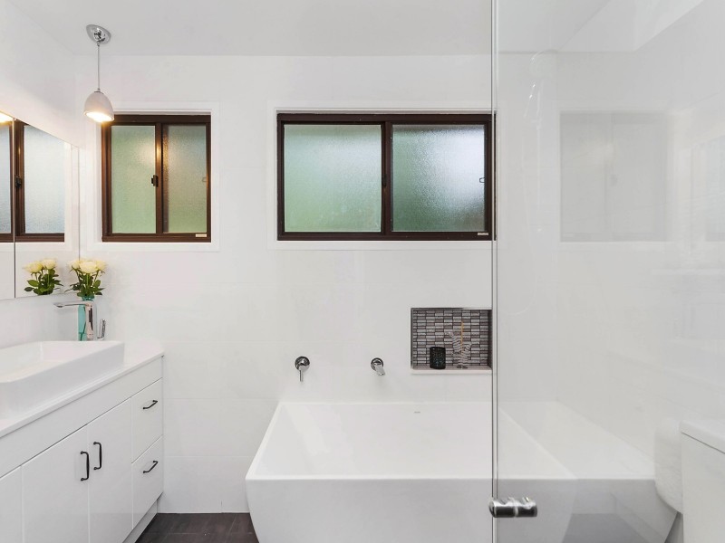 12 Elkhorn Close, Wyoming NSW 2250