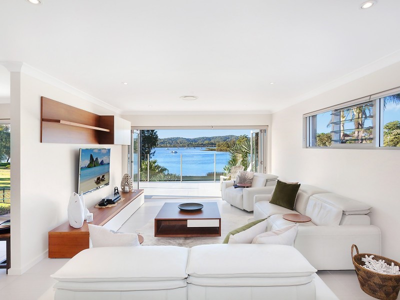 21 Bayside Drive, Green Point NSW 2251