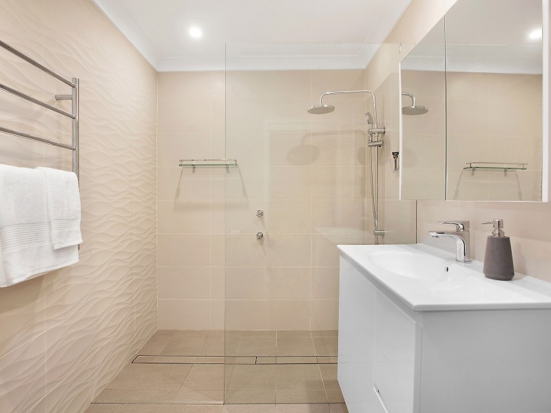 21 Bayside Drive, Green Point NSW 2251