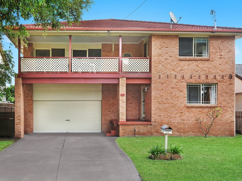 40 Lakedge Avenue, Berkeley Vale NSW 2261