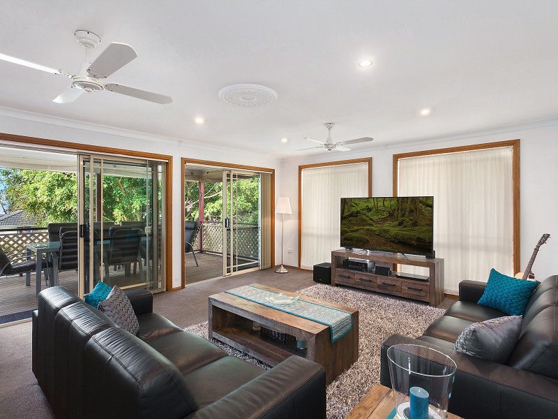 40 Lakedge Avenue, Berkeley Vale NSW 2261