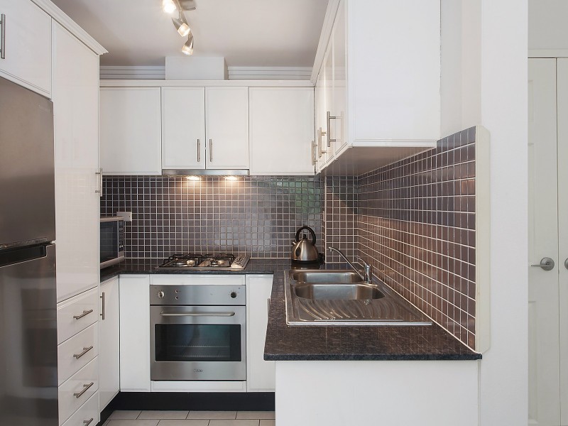 8/187-189 Albany Street, Point Frederick NSW 2250