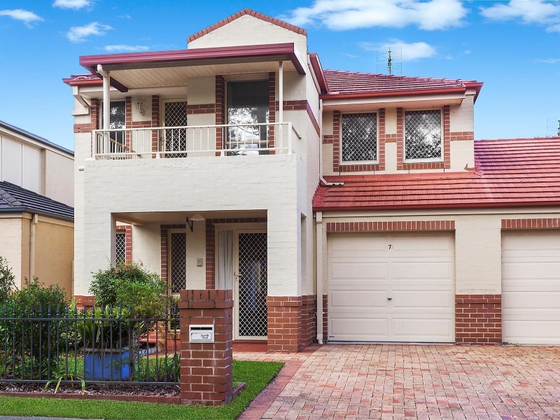 7 Wingello Crescent, Wyoming NSW 2250