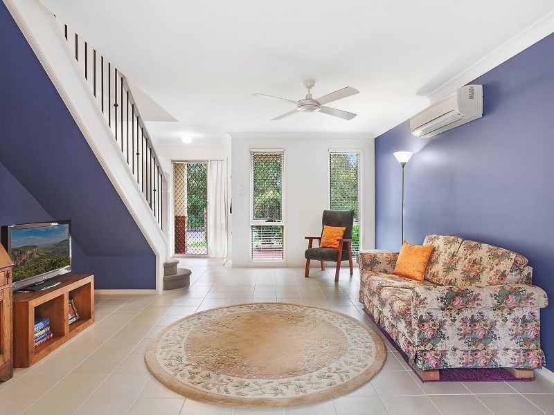 7 Wingello Crescent, Wyoming NSW 2250