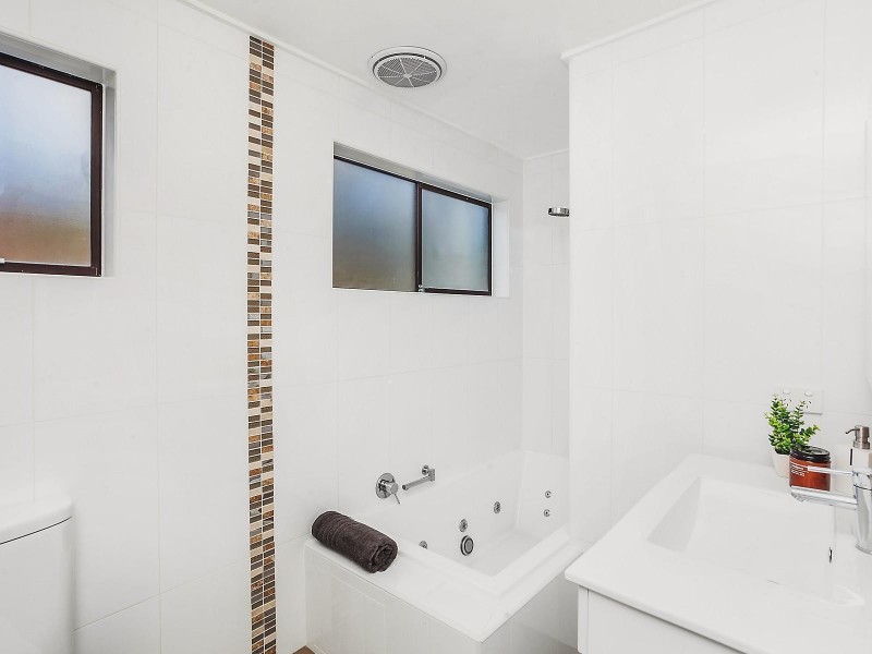 13 Hamilton Close, Niagara Park NSW 2250