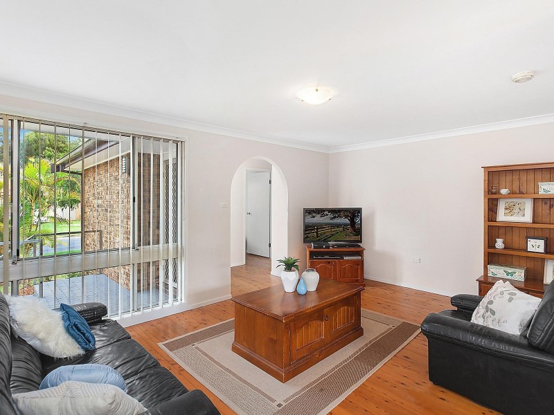5 The Broadwaters, Tascott NSW 2250