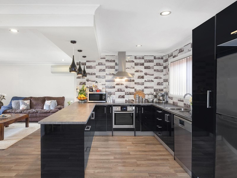 72 Bourbon Street, Wyoming NSW 2250