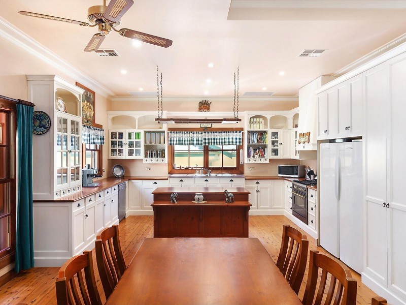 13 Mannings Road, Lisarow NSW 2250