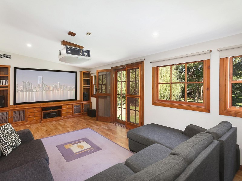 13 Mannings Road, Lisarow NSW 2250