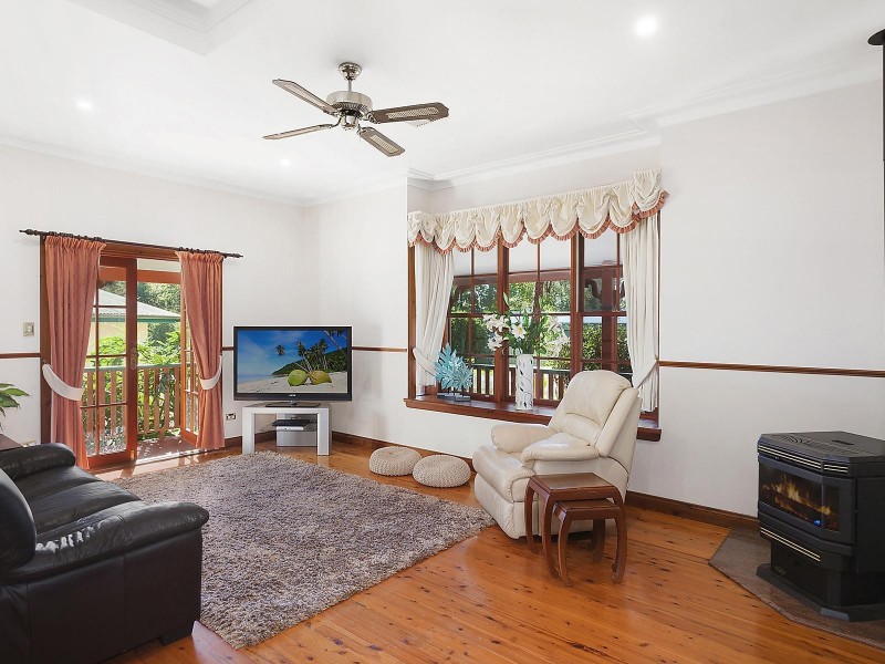 13 Mannings Road, Lisarow NSW 2250