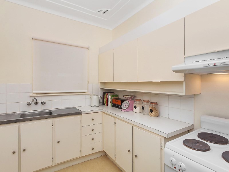 15 Dwyer Avenue, Woy Woy NSW 2256