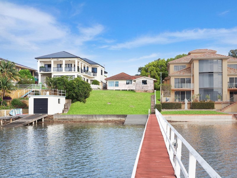 15 Caroline Street, East Gosford NSW 2250