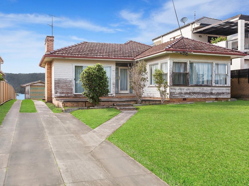 15 Caroline Street, East Gosford NSW 2250