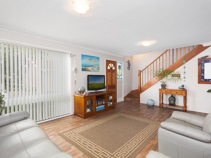 2/23 Alex Close, Ourimbah NSW 2258