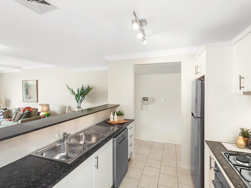 12/187 Albany Street, Point Frederick NSW 2250