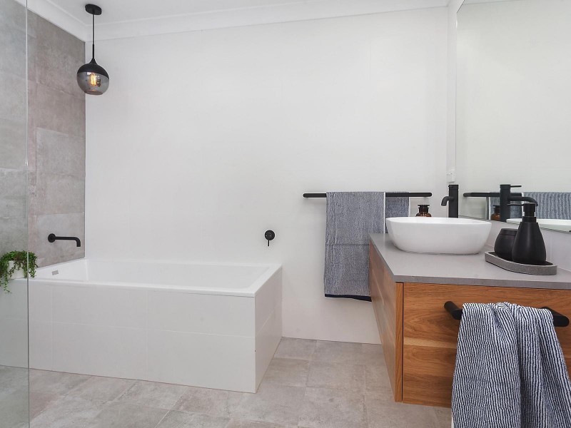 60 Jarrett Street, Wyoming NSW 2250