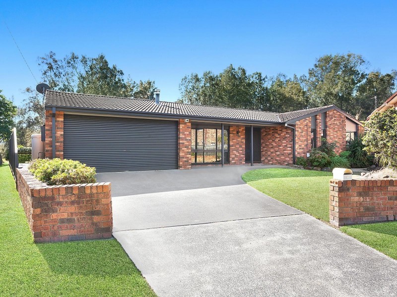 6 Clematis Place, Point Clare NSW 2250