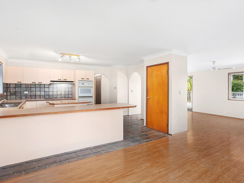 2 Strand Avenue, Narara NSW 2250