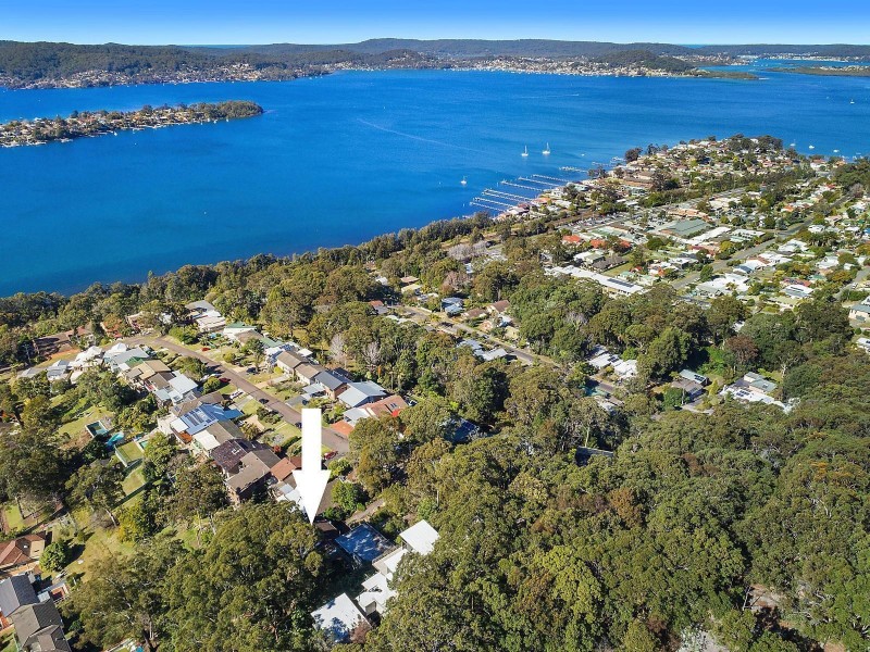 33 Penang Street, Point Clare NSW 2250