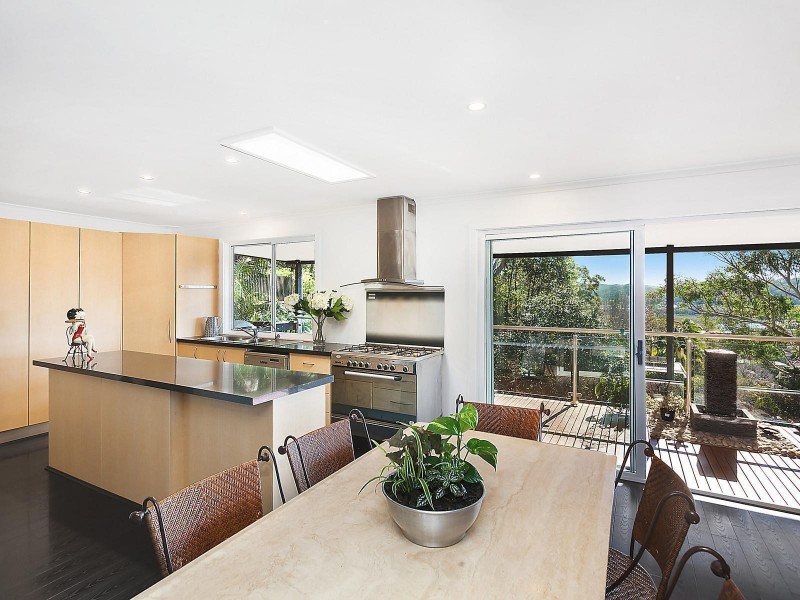 33 Penang Street, Point Clare NSW 2250