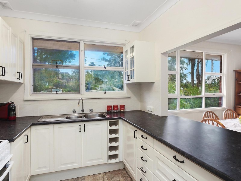 43 Henry Parry Drive, East Gosford NSW 2250